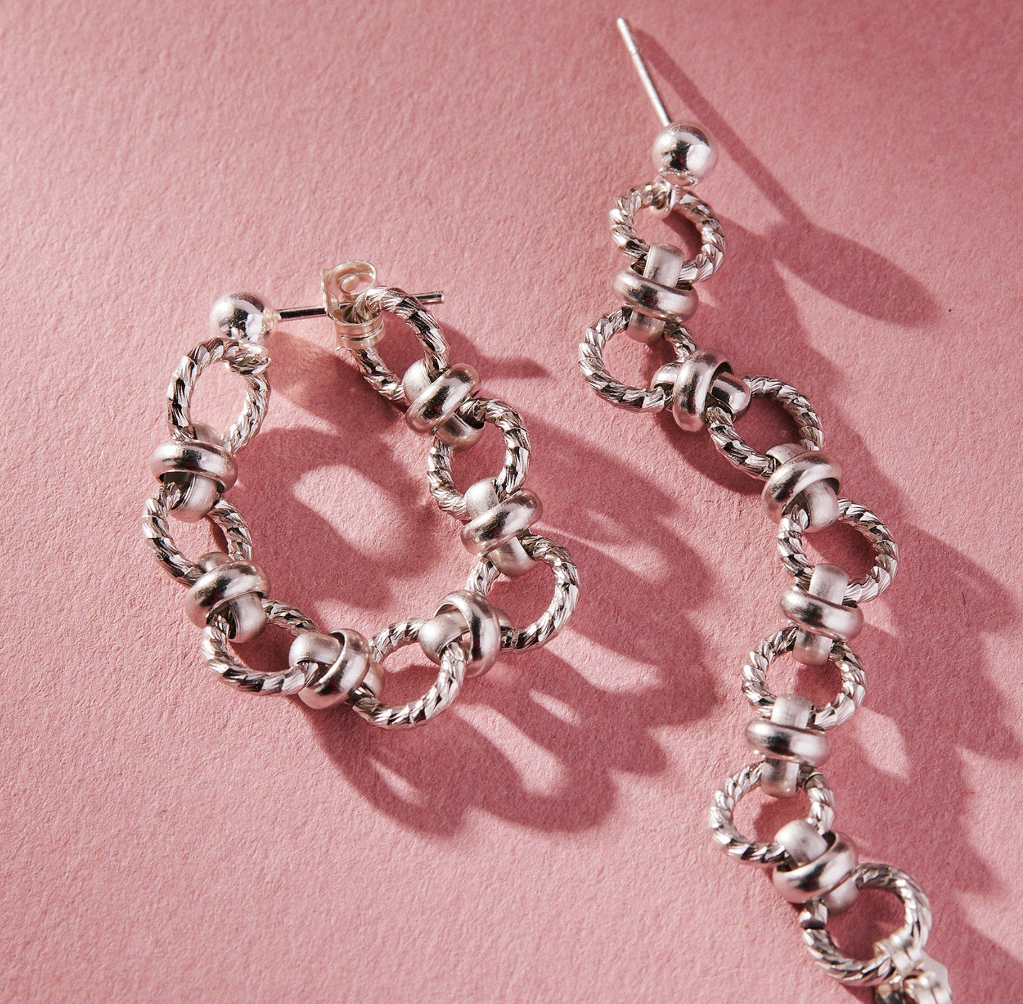 &Livy Chain Chain Chain Earrings