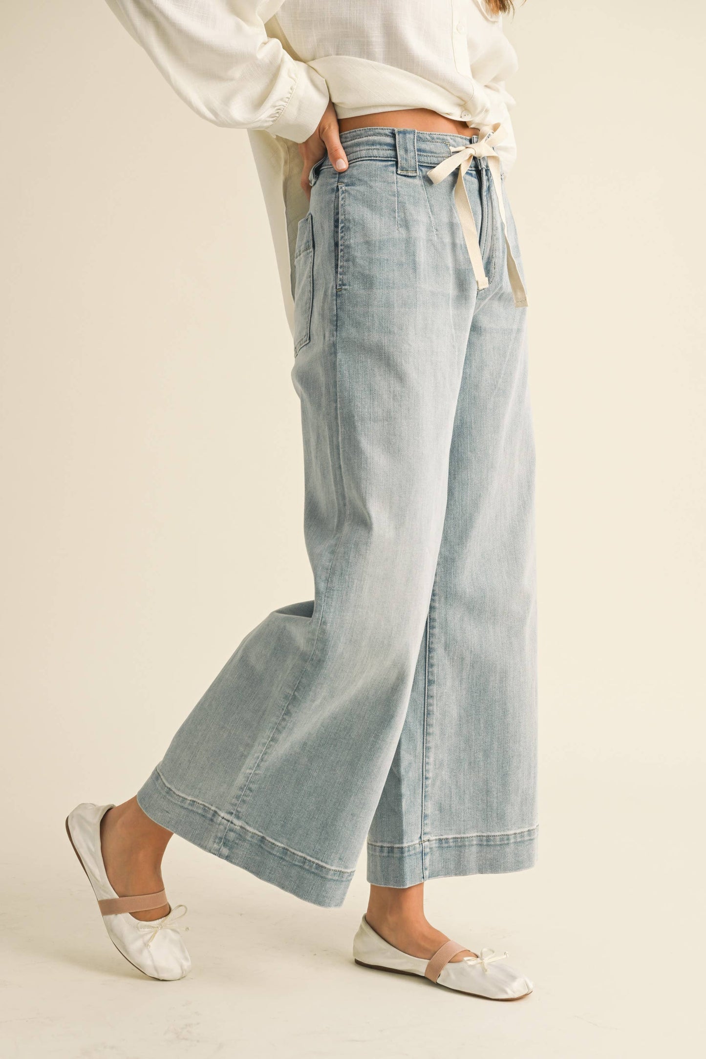 WASHED DENIM WITH TIE FRONT PANTS