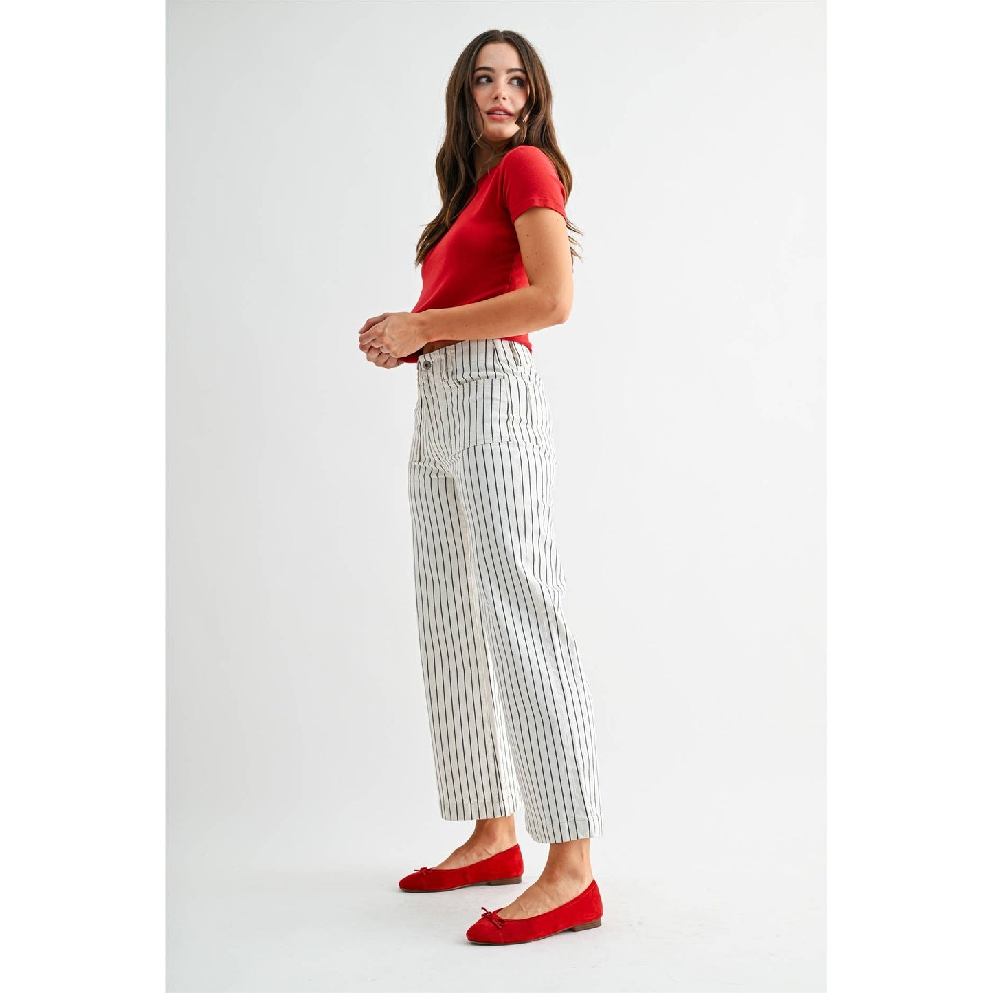 HIGH-RISE WIDE CROP PATCH POCKET