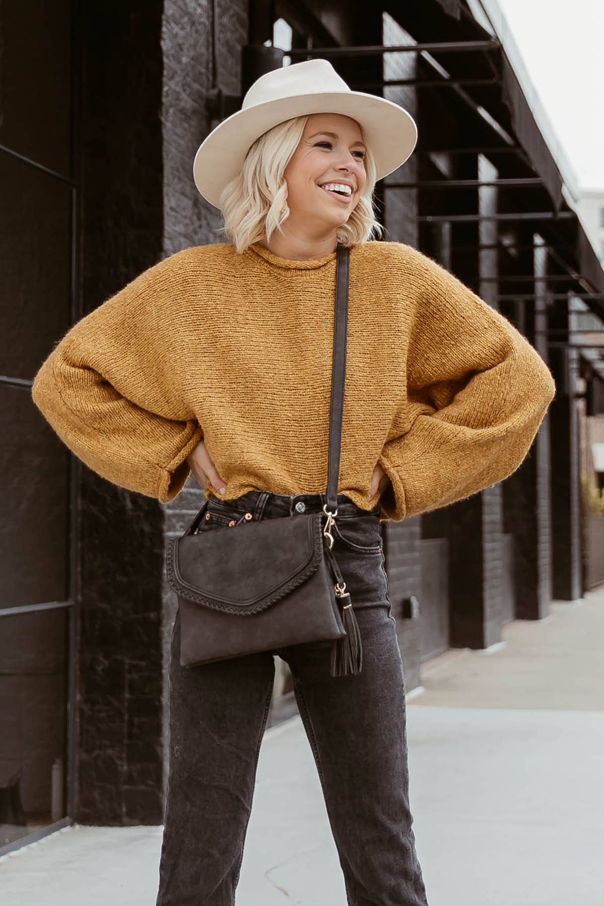 M1802A Sloane Flapover Crossbody w/ Whipstitch and Tassel