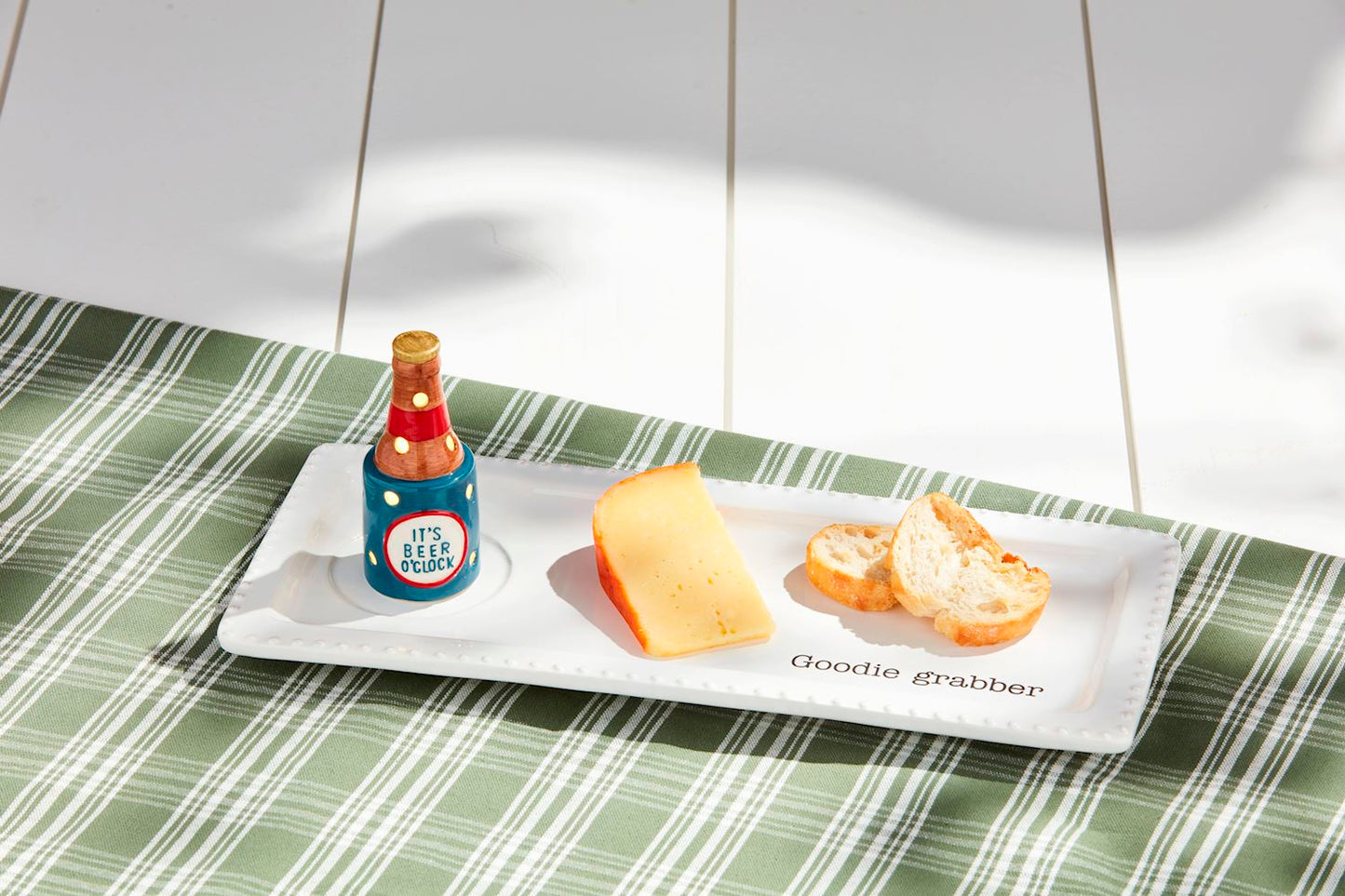 BEER BOTTLE LIGHT-UP SITTER