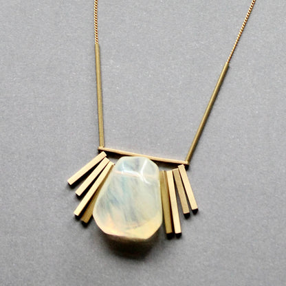 Quartz geometric necklace