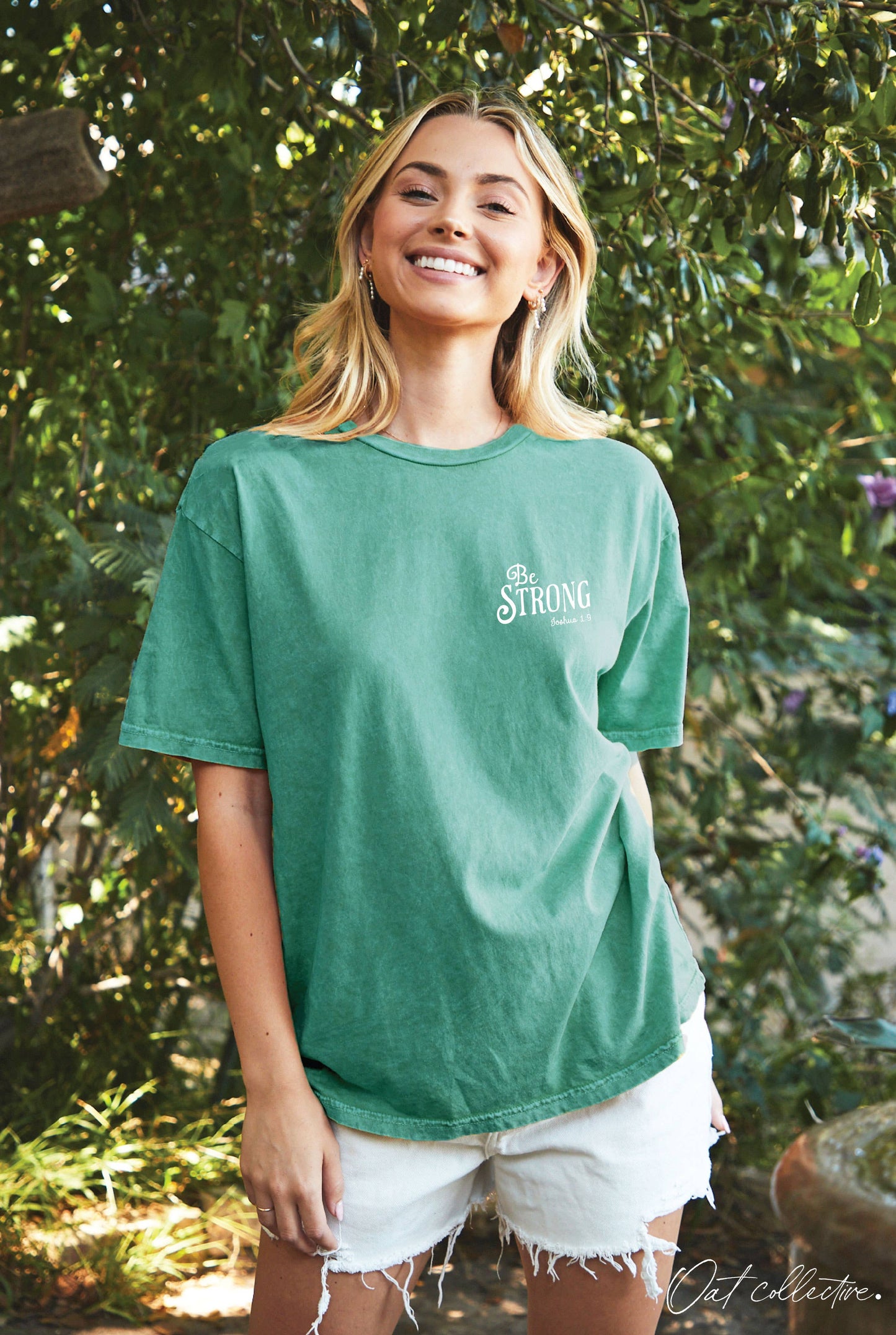 BE STRONG Oversized Graphic Top