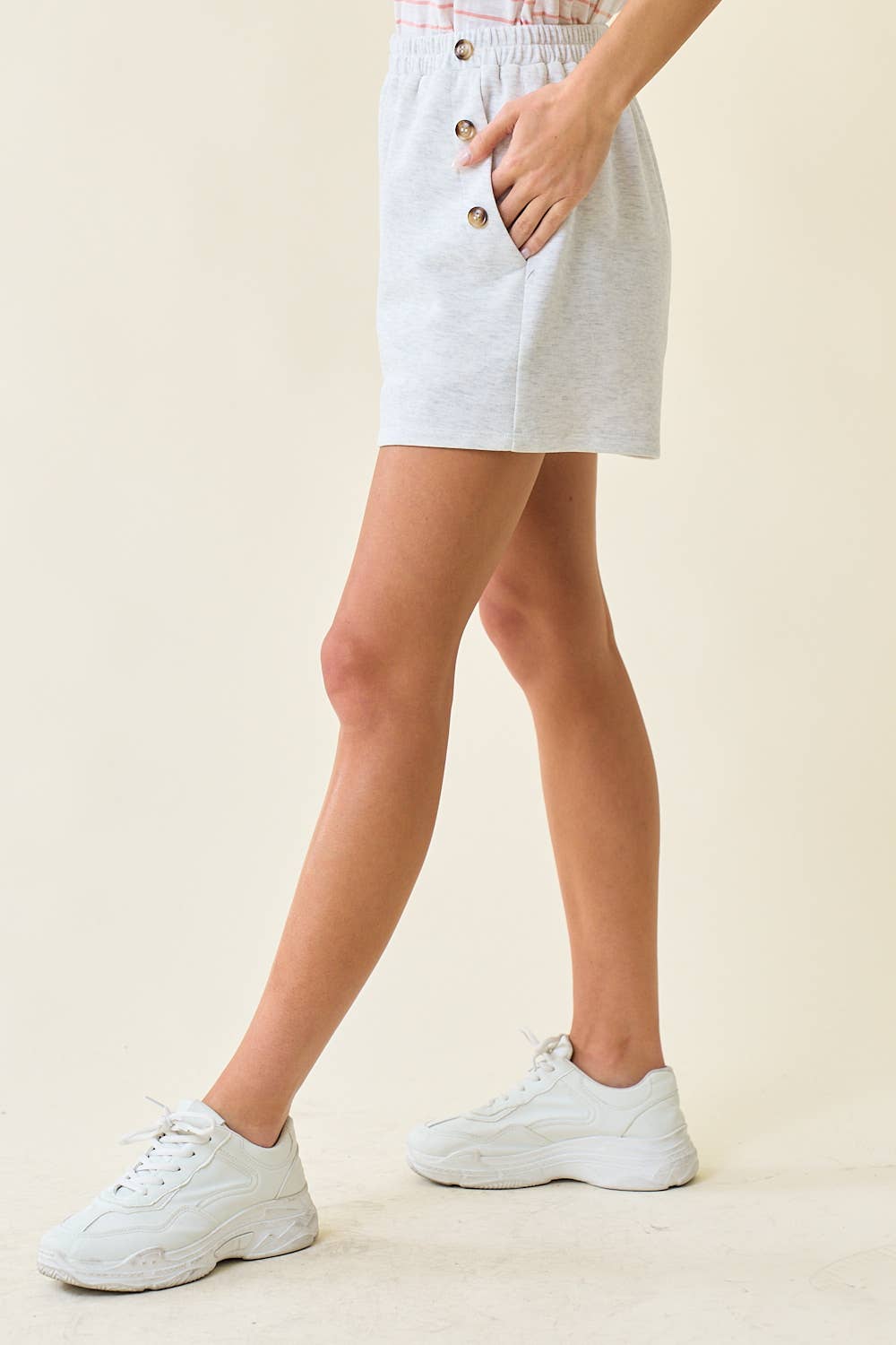 PLACKET BUTTON SWEAT SHORTS - 8696P