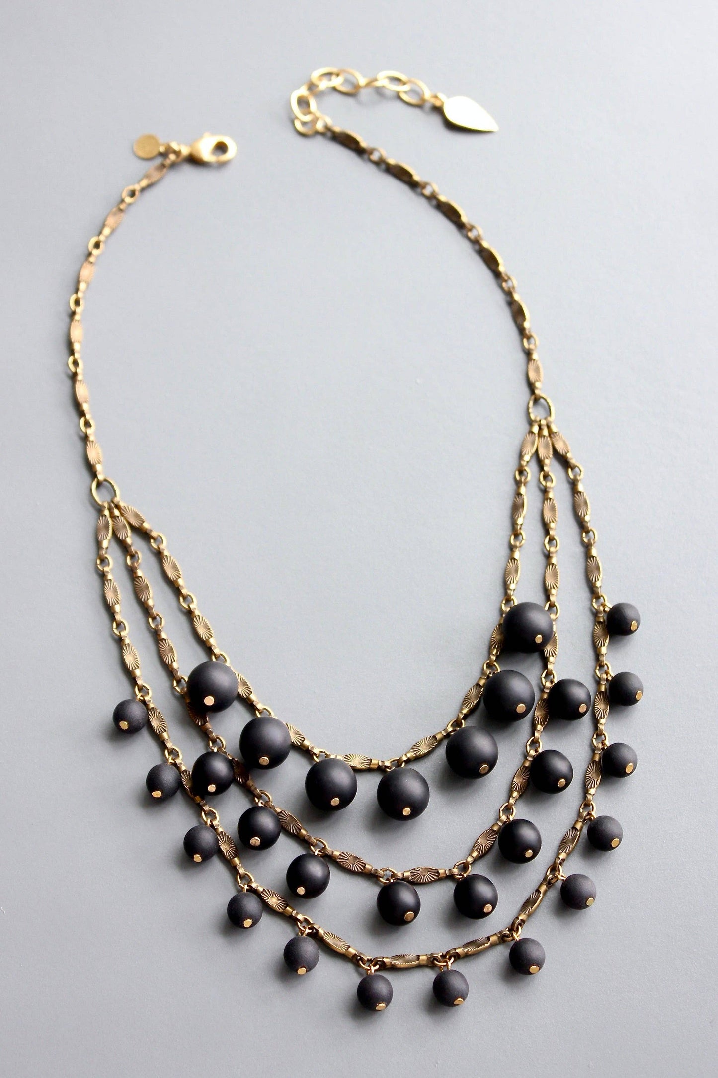 HYL316 Matte jet glass bib necklace