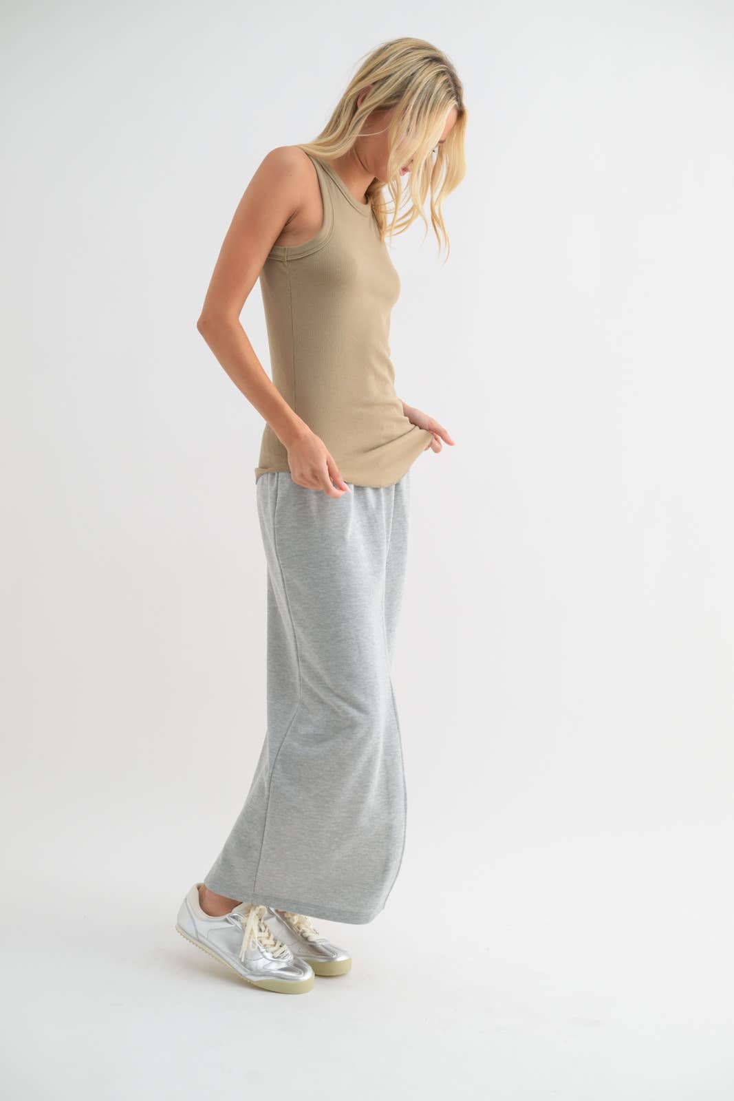 CREW NECK RIBBED KNIT TANK TOP