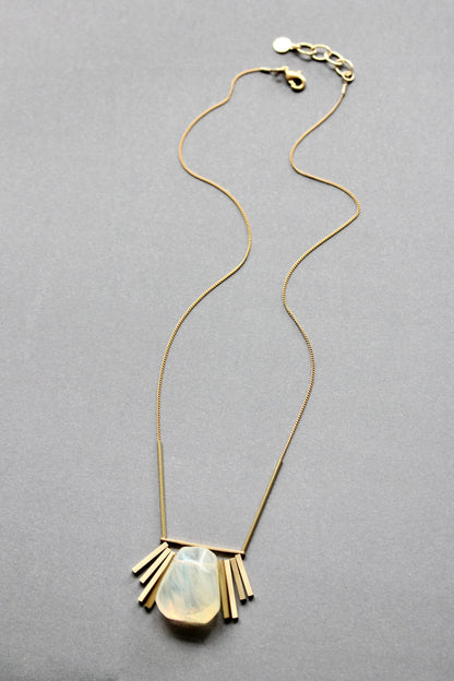 Quartz geometric necklace