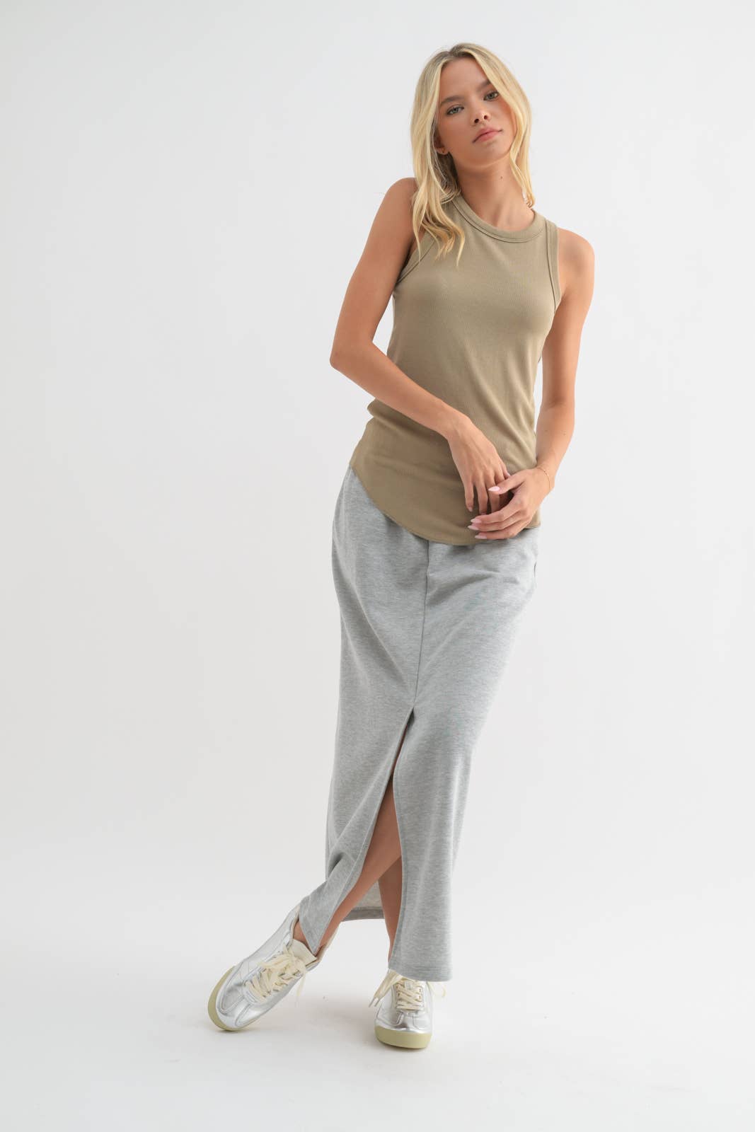 CREW NECK RIBBED KNIT TANK TOP