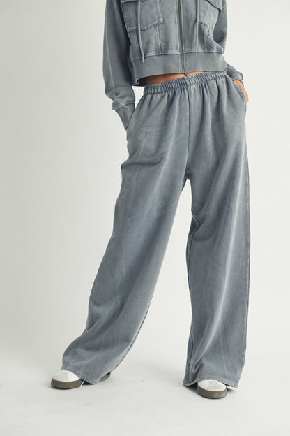 WIDE LEG SWEATPANTS