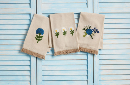 EMBROIDERY TOWEL