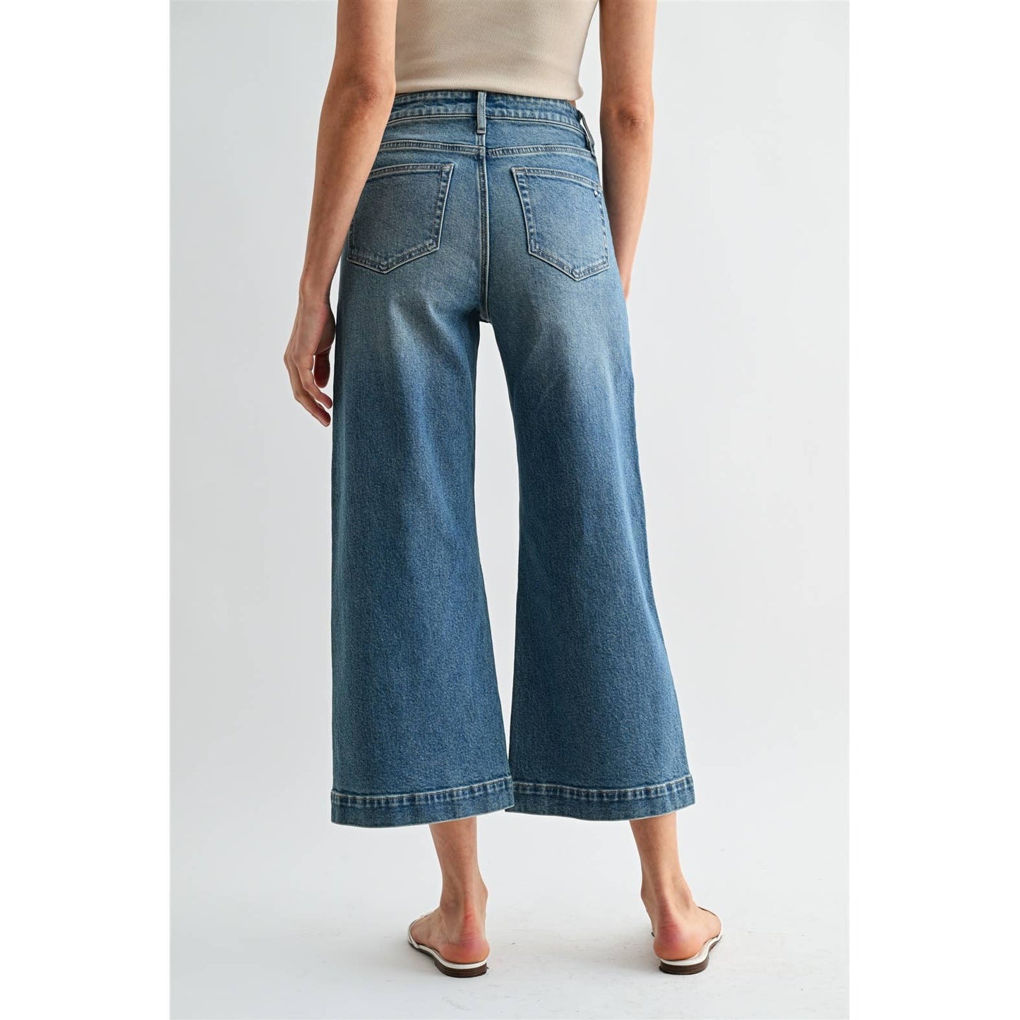 HIGH-RISE WIDE LEG CROP TROUSER HEM