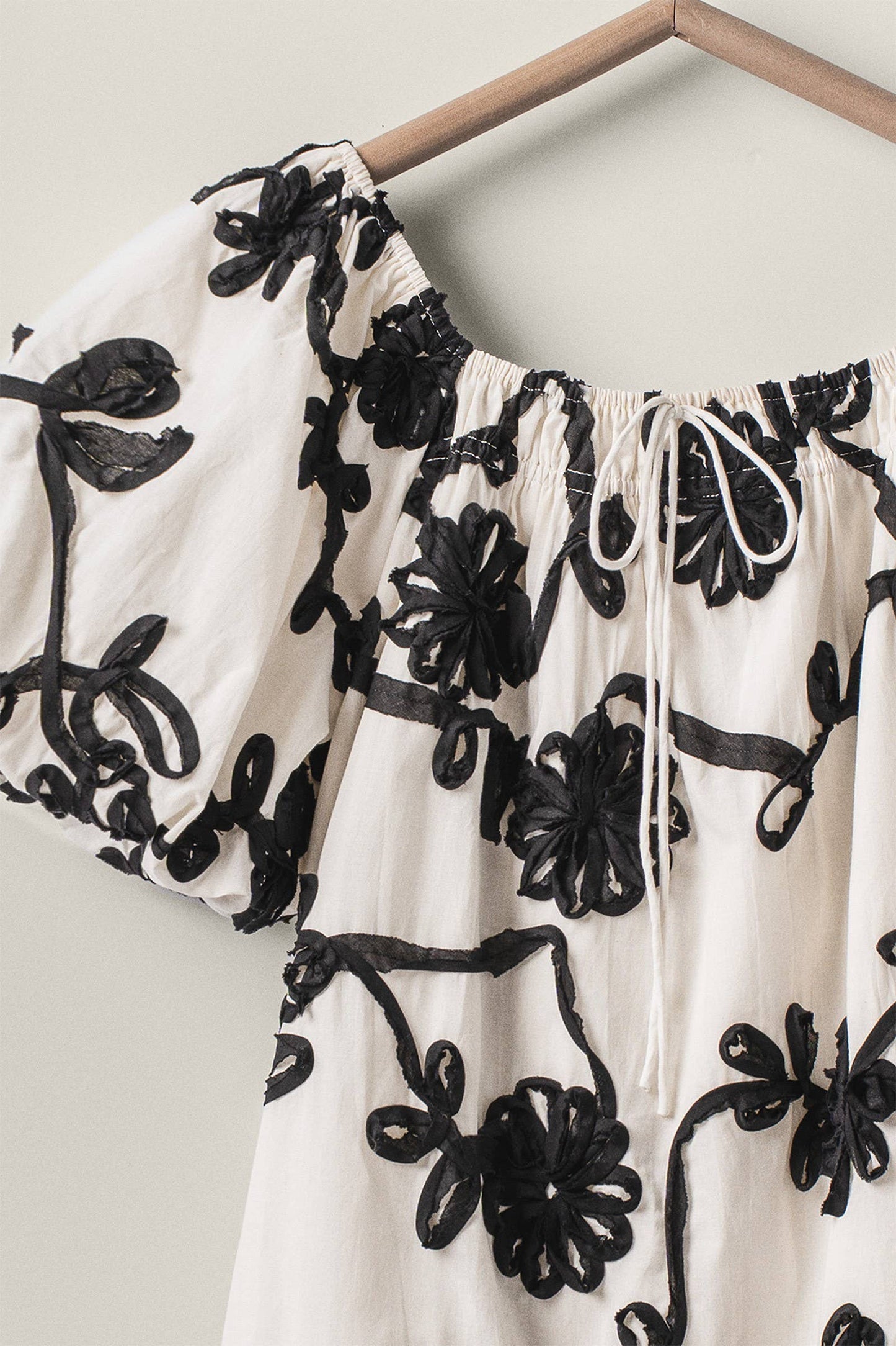 Floral Embroidery Off-Shoulder Puff Sleeve Mini Dres