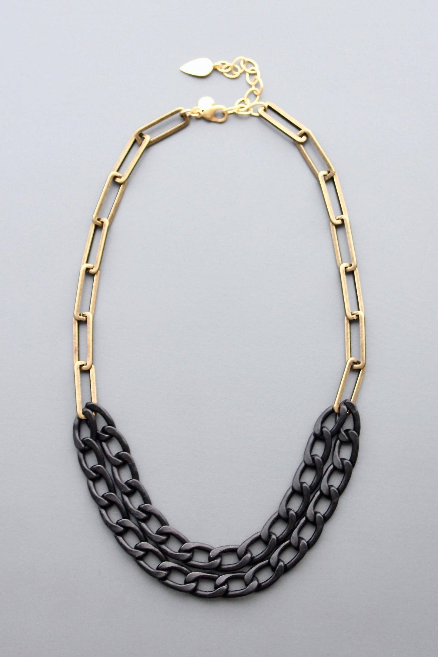HYL419 Black and brass chain necklace