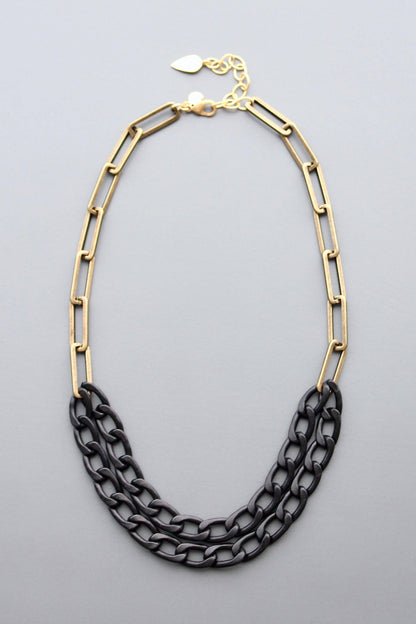 HYL419 Black and brass chain necklace
