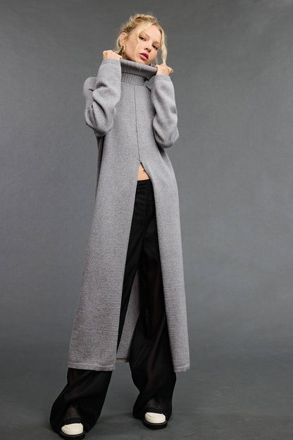 SEAM DETAIL TURTLENECK TUNIC SWEATER DRESS WITH SLIT