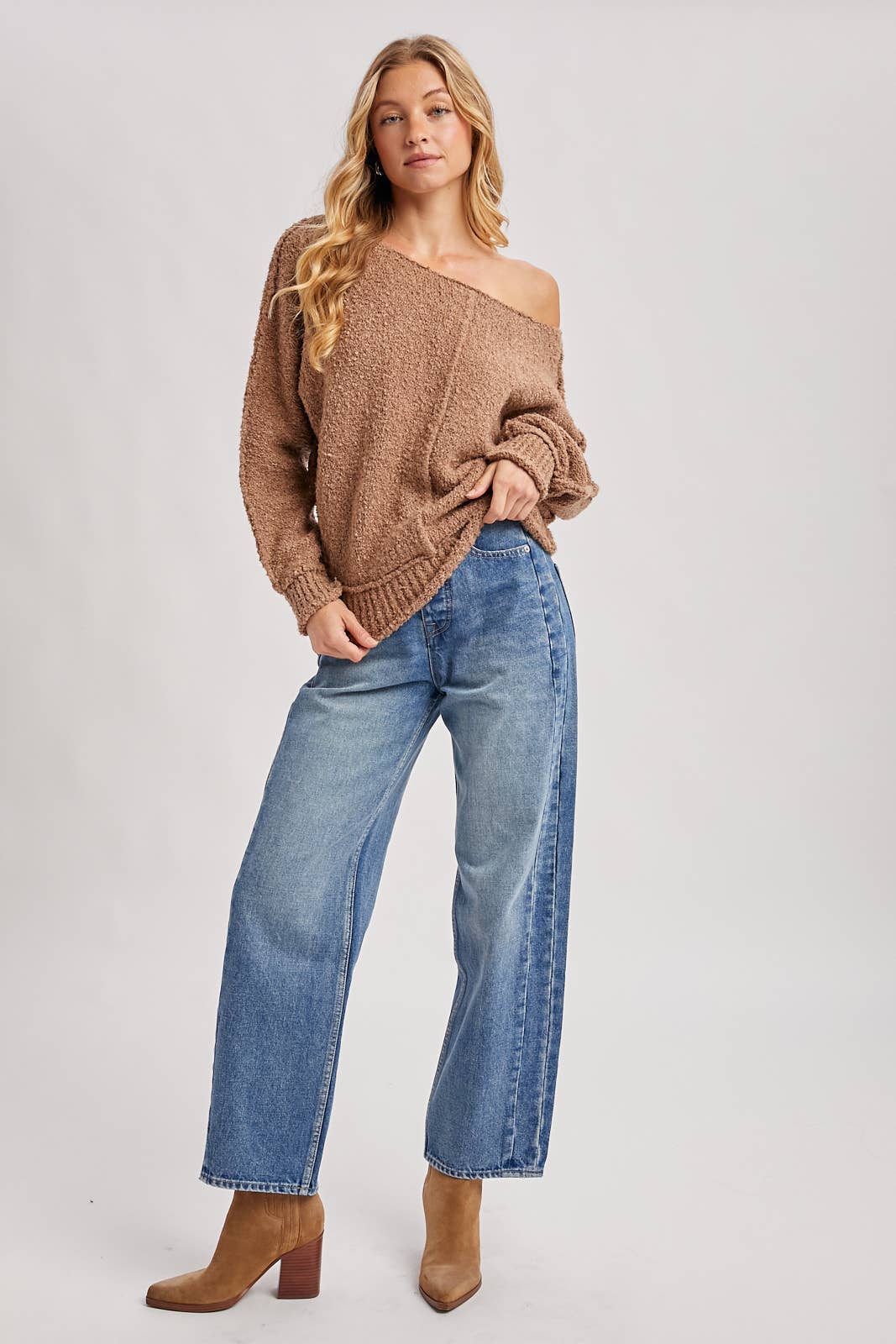 MEDIUM WASH DENIM HIGH-RISE STRAIGHT LEG PANTS JEANS